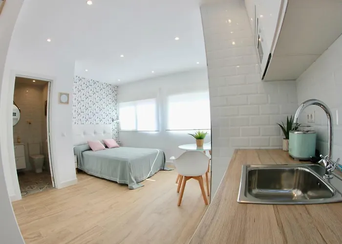 New * Τορρεμολίνος