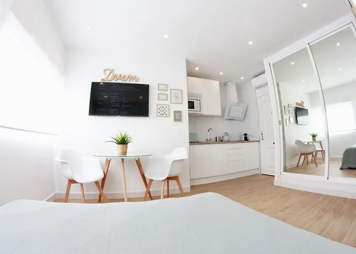 New * Τορρεμολίνος